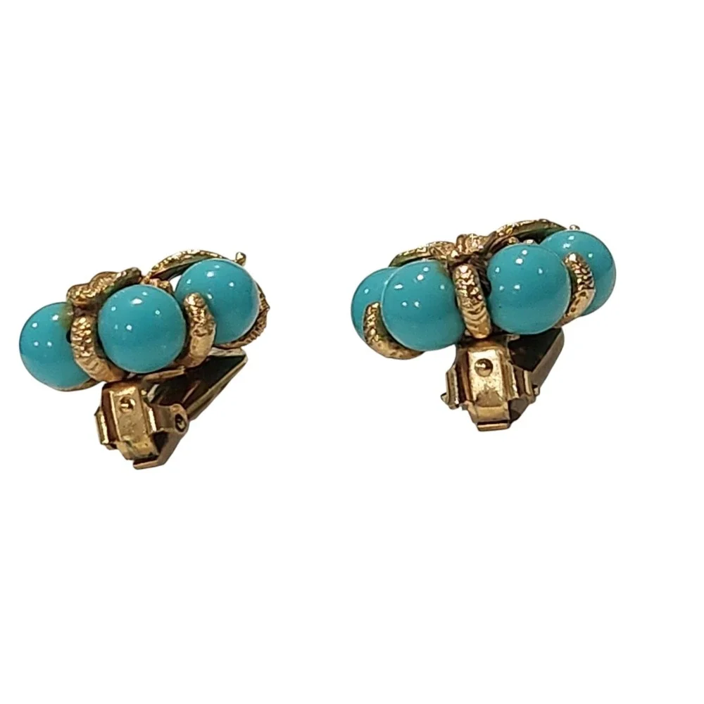 Vintage Mid-Century Gold-tone Trefoil Leaf Turquoise Beads Clip-on Stud Earrings